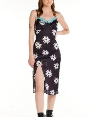 NWT Pretty Damage Black Daisy Print Midi Slip Dress with Aqua Lace Trim
